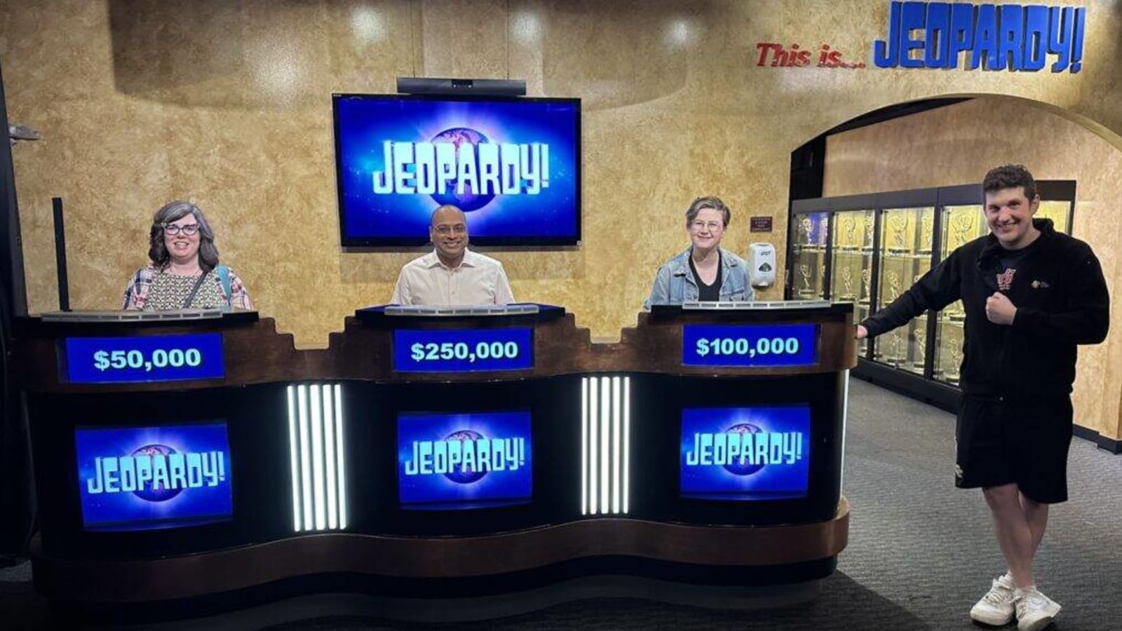 ‘Jeopardy!’ Yogesh Raut Shares Behind The Scenes Photo Ahead of ‘Masters’ Tournament Yardbarker