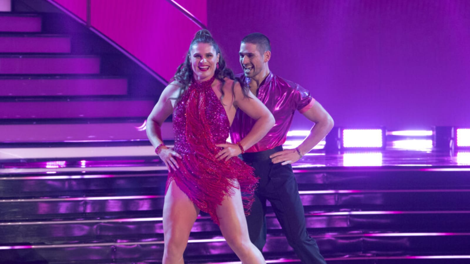 ‘DWTS’ Partners Ilona Maher & Alan Bersten Recreate Sexy ‘Dirty Dancing’ Scene — Fans React