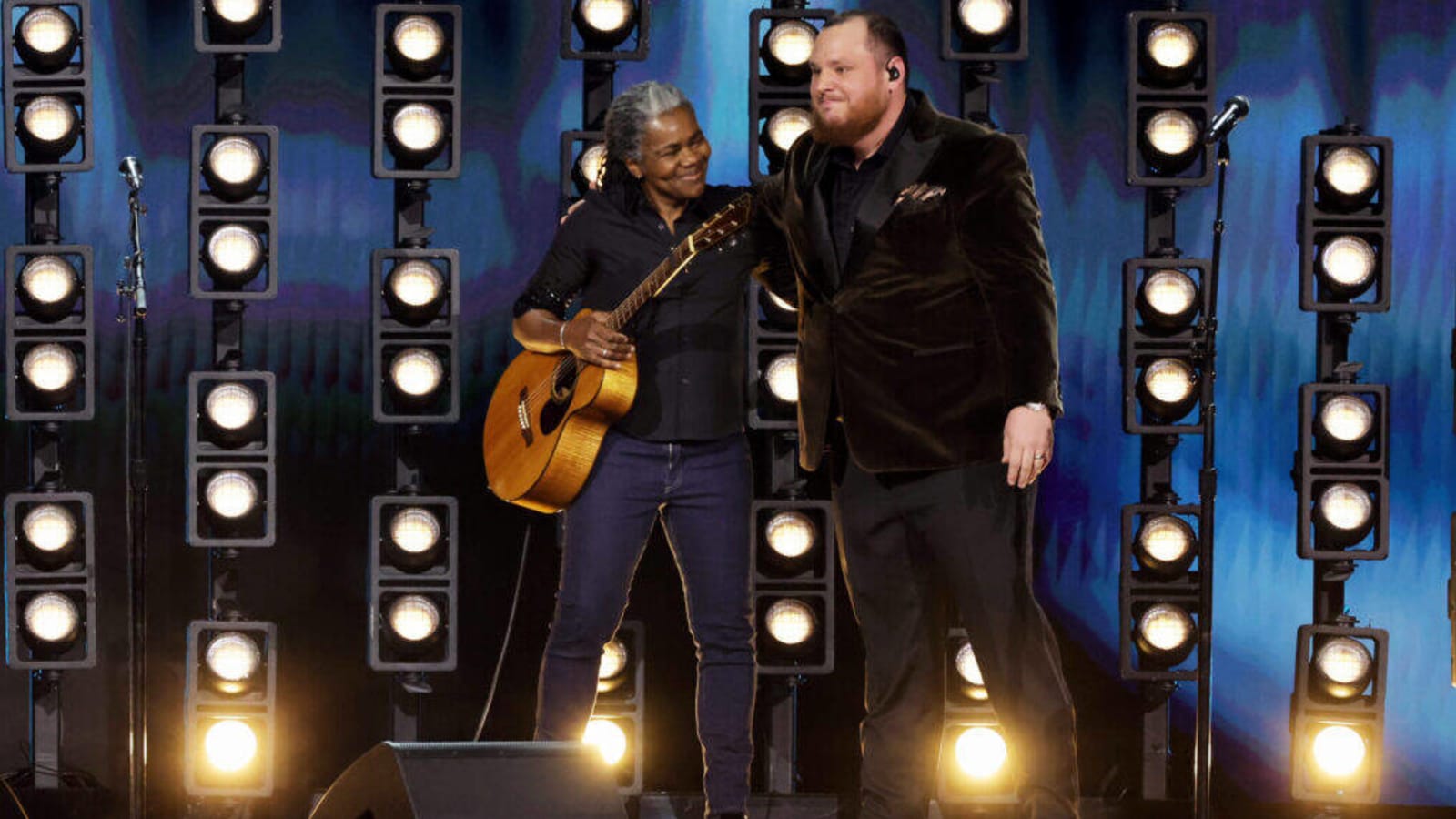 Grammys 2024: Tracy Chapman Joins Luke Combs for Surprise ‘Fast Car’ Performance