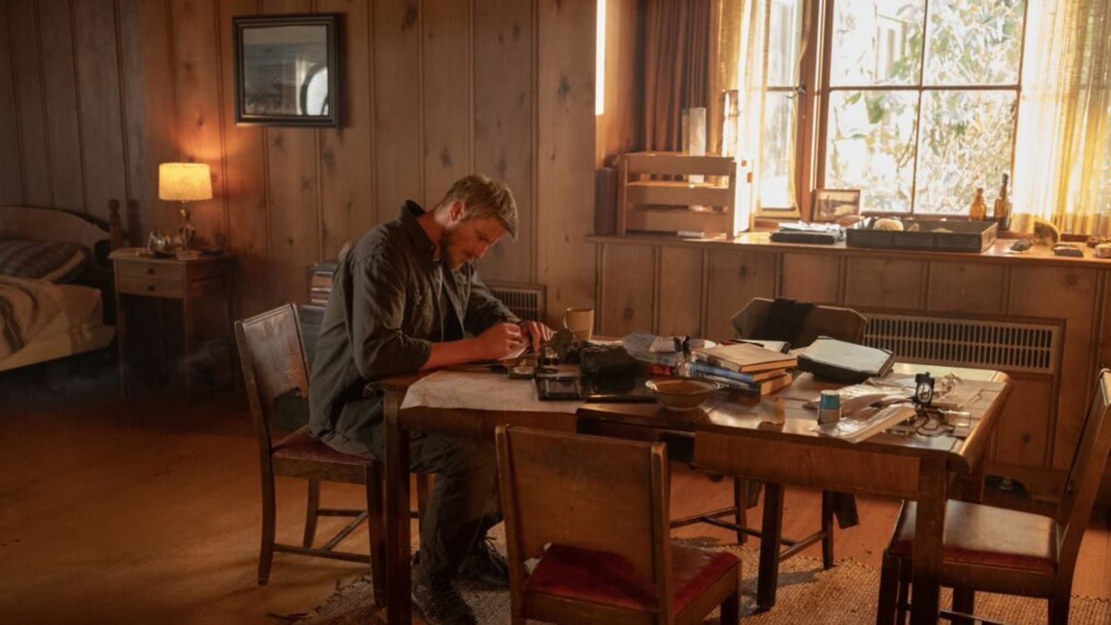 Alexander Ludwig on Luck Saving Ish’s Life in ‘Earth Abides’ Premiere