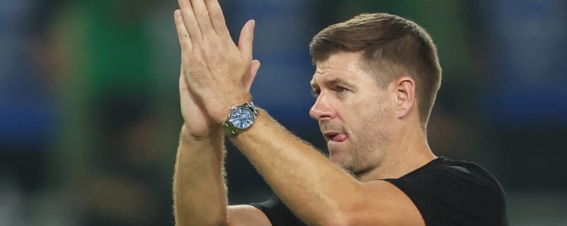 Exclusive: Liverpool legend sends six-word warning to Gerrard and Torres ahead of training session