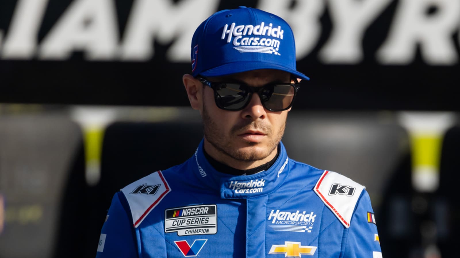 Kyle Larson makes crucial mistake, spins out late at Homestead