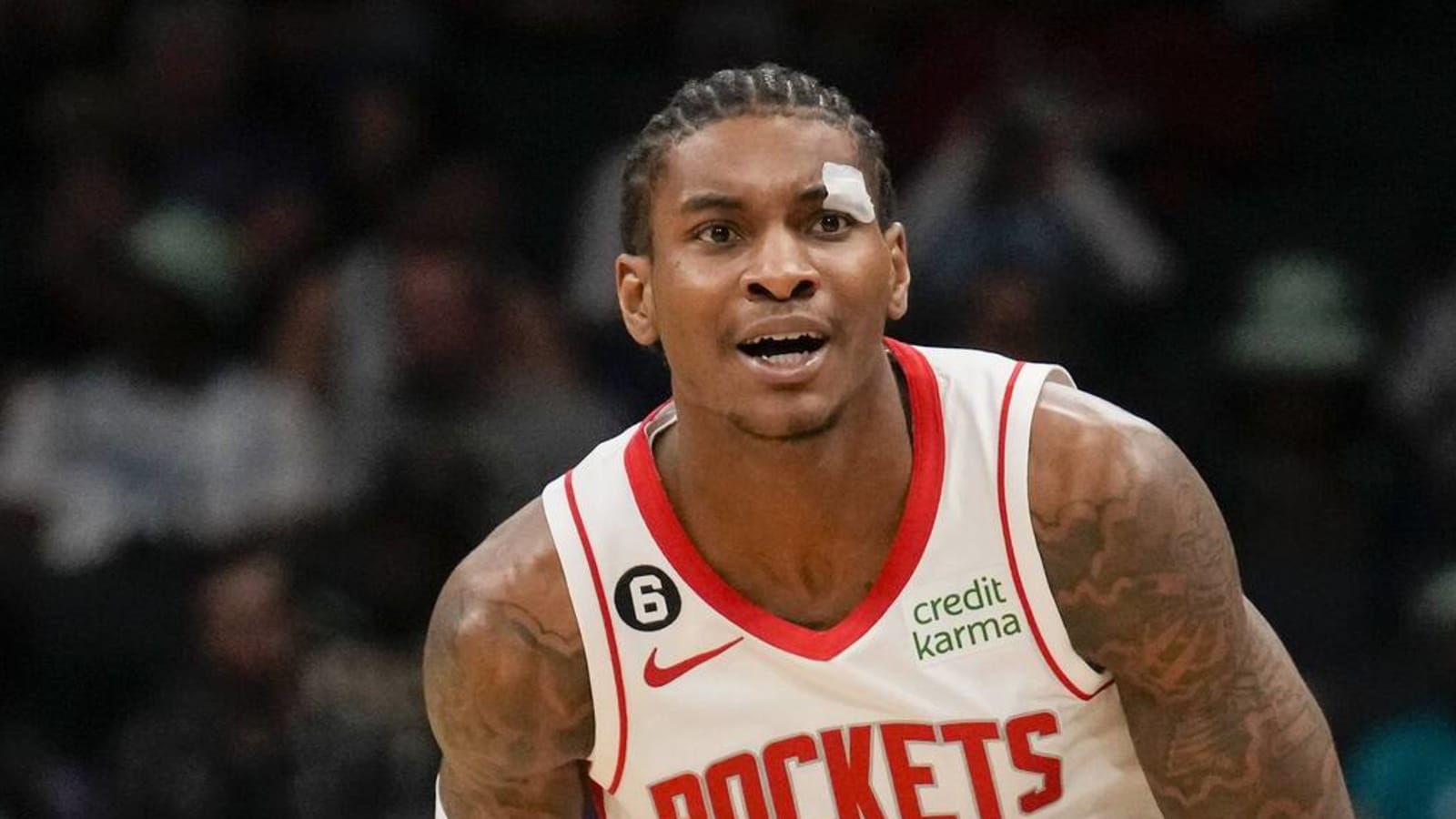 Former Rocket reportedly taking low salary to play overseas