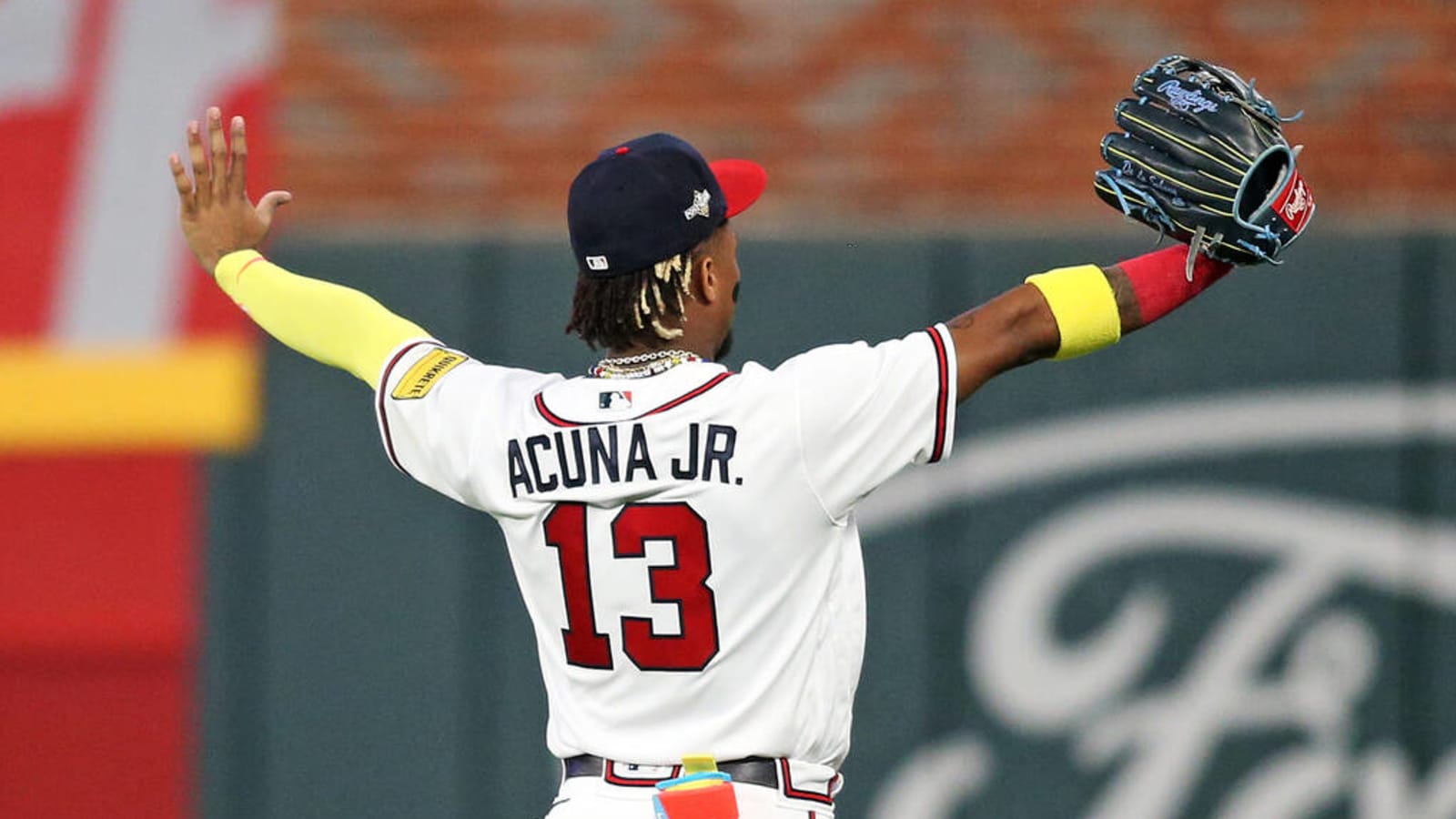 WATCH: Atlanta Braves Fan Throws Drink At Philadelphia Phillies Fan