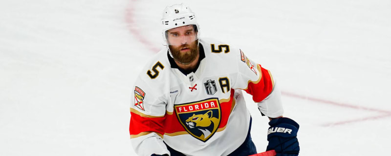 Panthers extend Verhaeghe, re-sign Montour in free agency