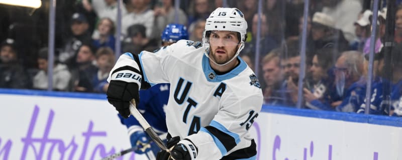 Kerfoot Leads Utah Hockey Club to 5-2 Victory Over the Blackhawks