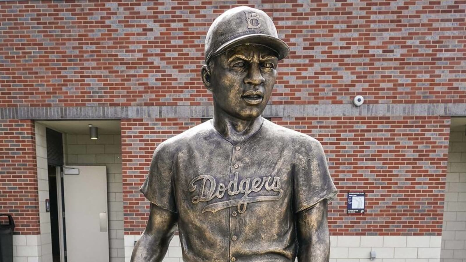 Statue of Jackie Robinson stolen in Kansas