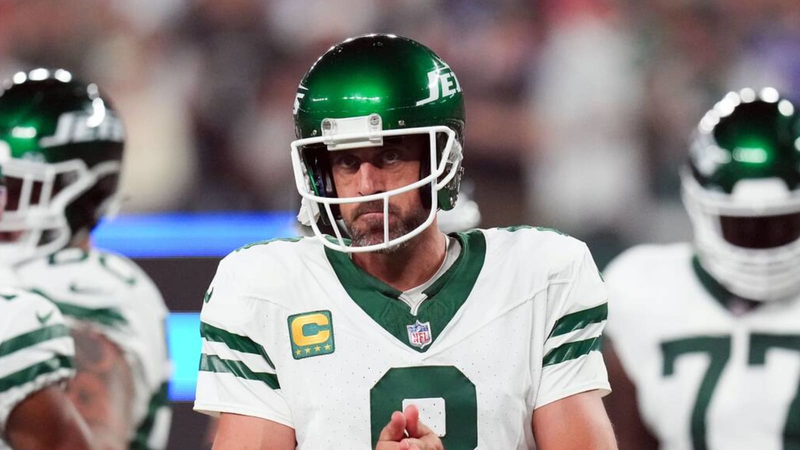 Former NFL QB voices concerns about Rodgers returning this season