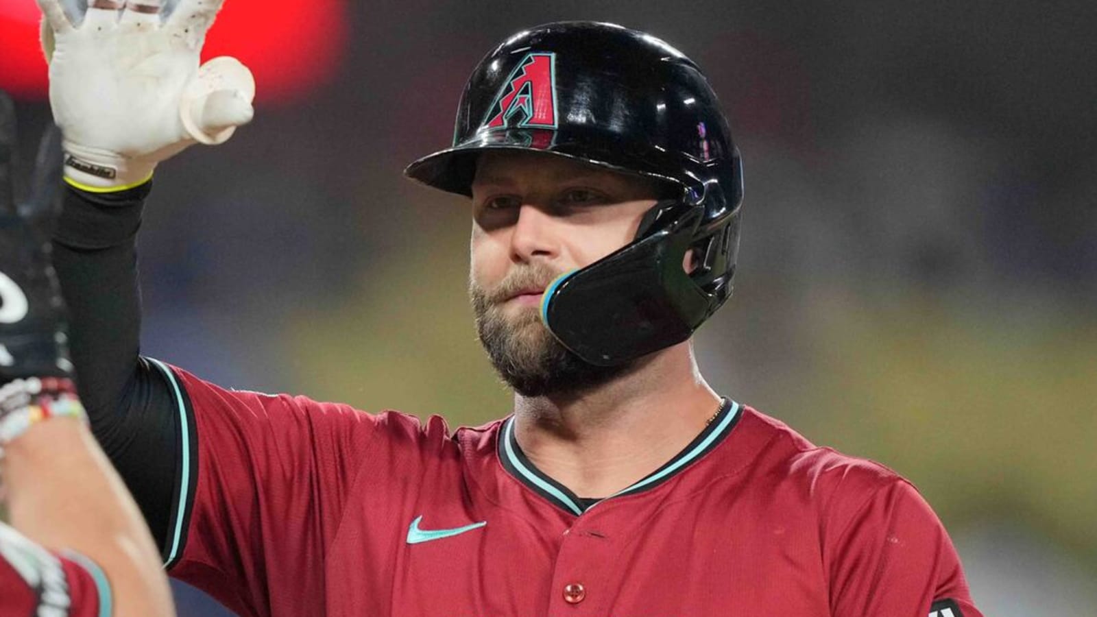 Watch: D-backs 1B goes deep to tie Dodger Stadium record