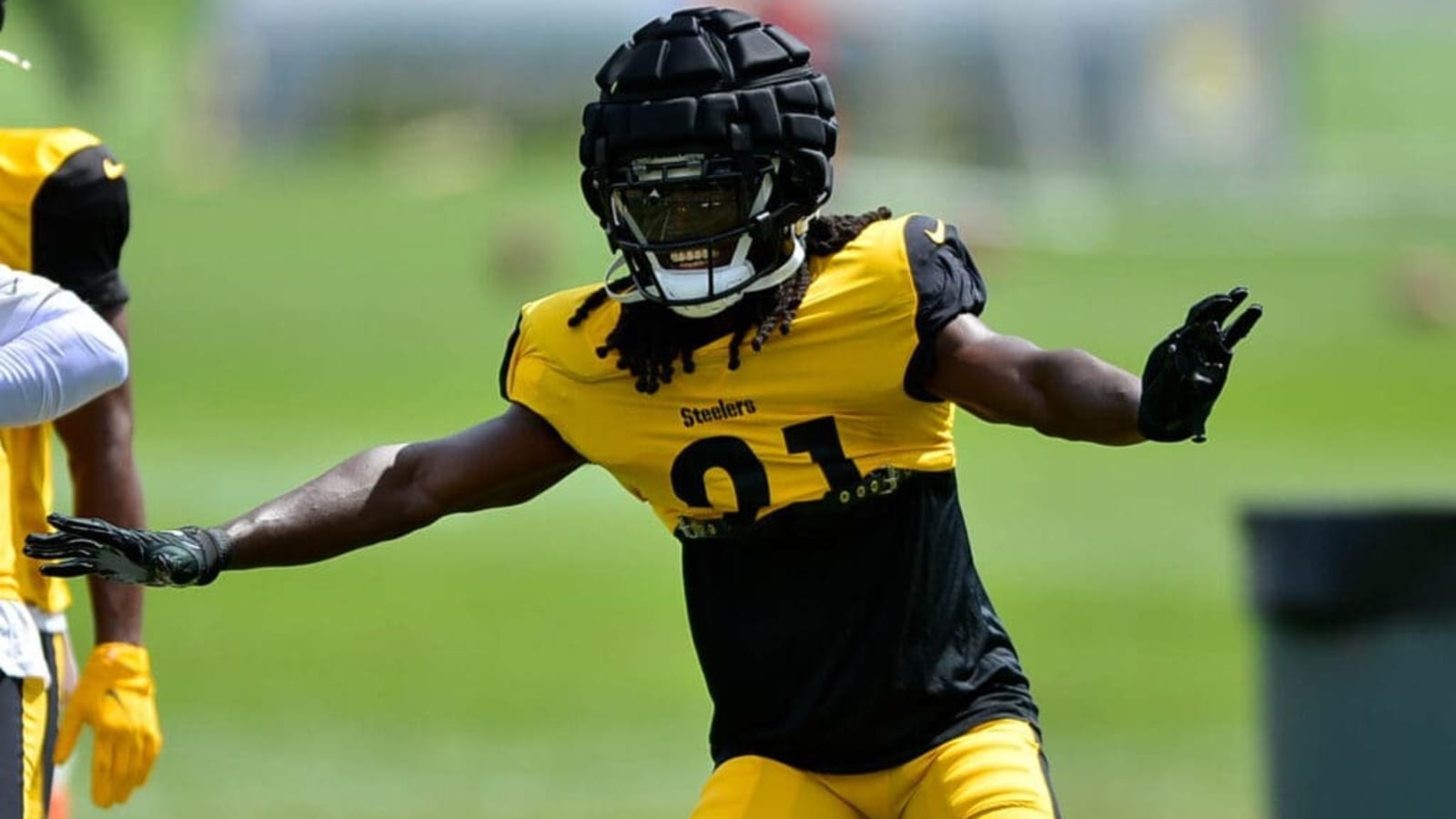 Chiefs Snap Up Just-Released Steelers Cornerback