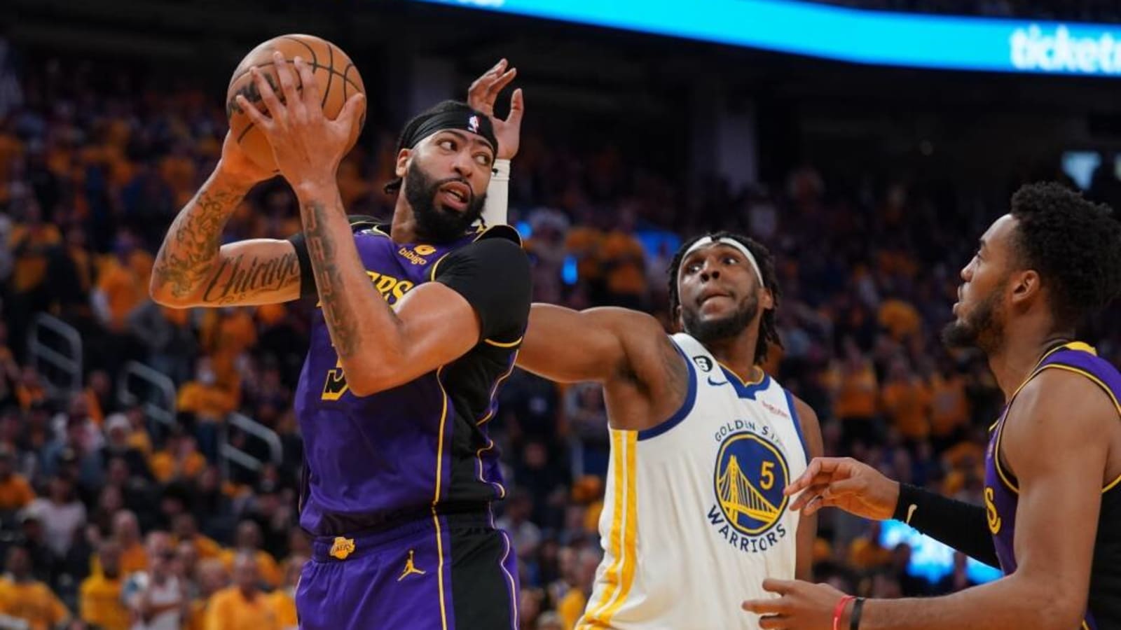 Watch Los Angeles Lakers vs. Golden State Warriors in Game 3 NBA