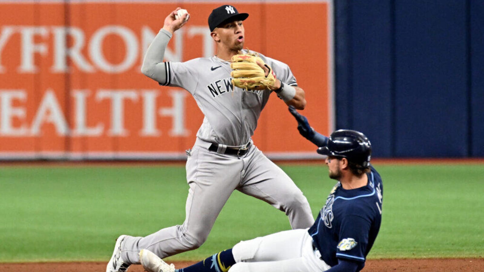 Yankees Oswald Peraza Out 6-8 Weeks with Shoulder Injury