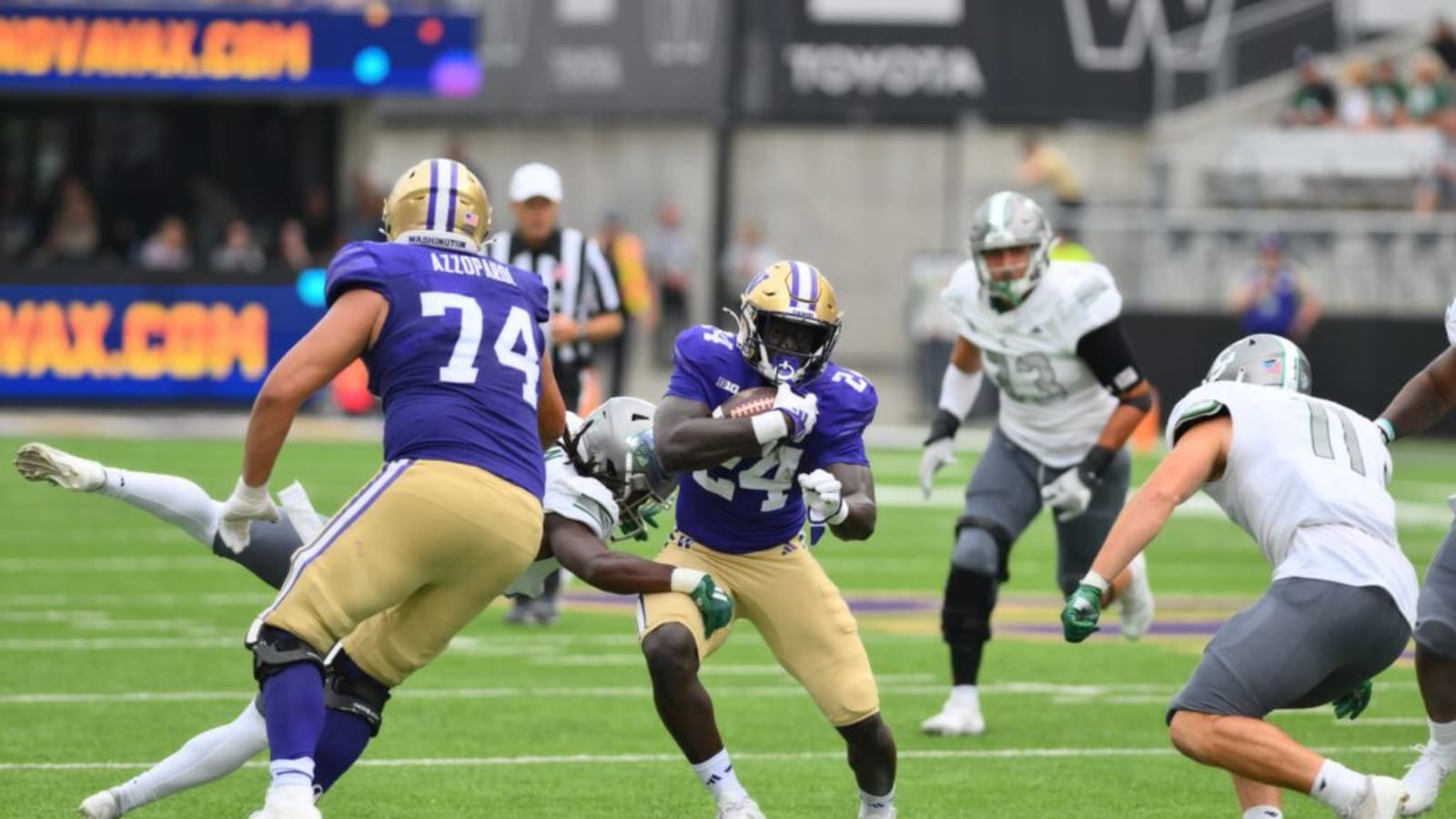 Second Quarter Sparks Washington Over Eastern Michigan