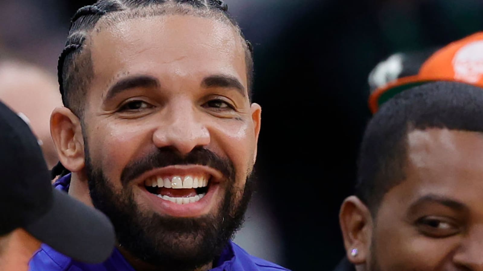 Drake&#39;s Fiery Nightclub Rant Calls Out Fake Friends, Adds Fuel to Kendrick Lamar Feud