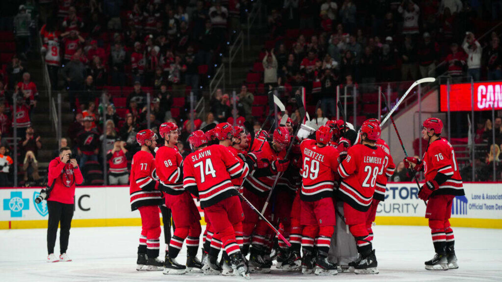 Carolina Hurricanes Sign Standout UMass Defenceman to ELC