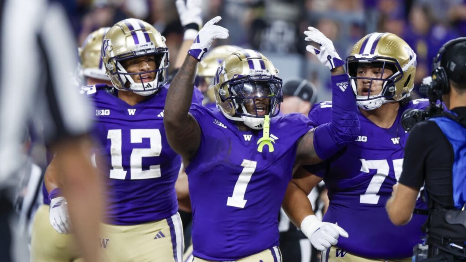 Balanced Attack Lifts Washington Over Weber State
