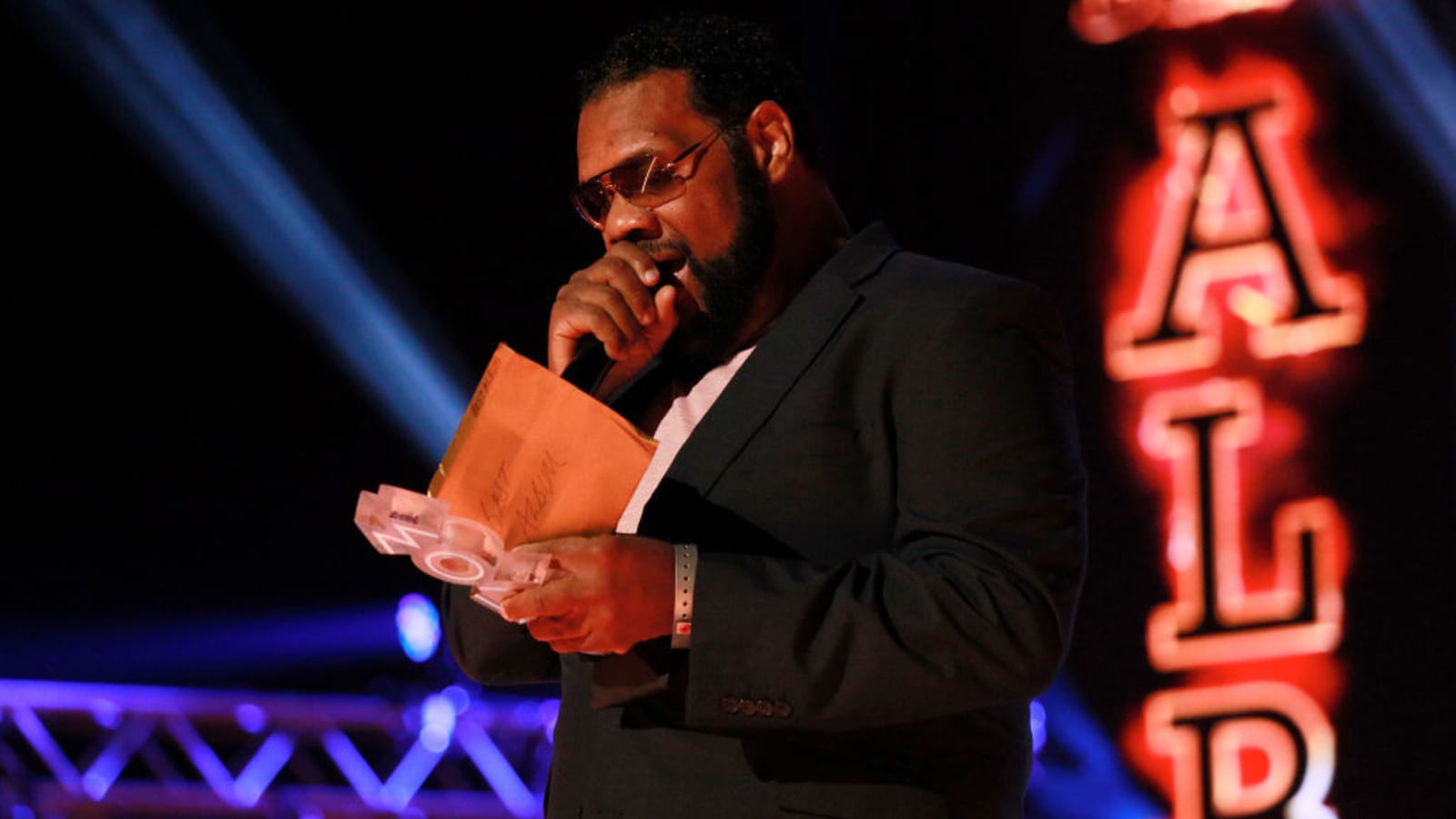 Fatman Scoop&#39;s Terrifying Collapse: 2000s Rapper Given CPR After Onstage Emergency