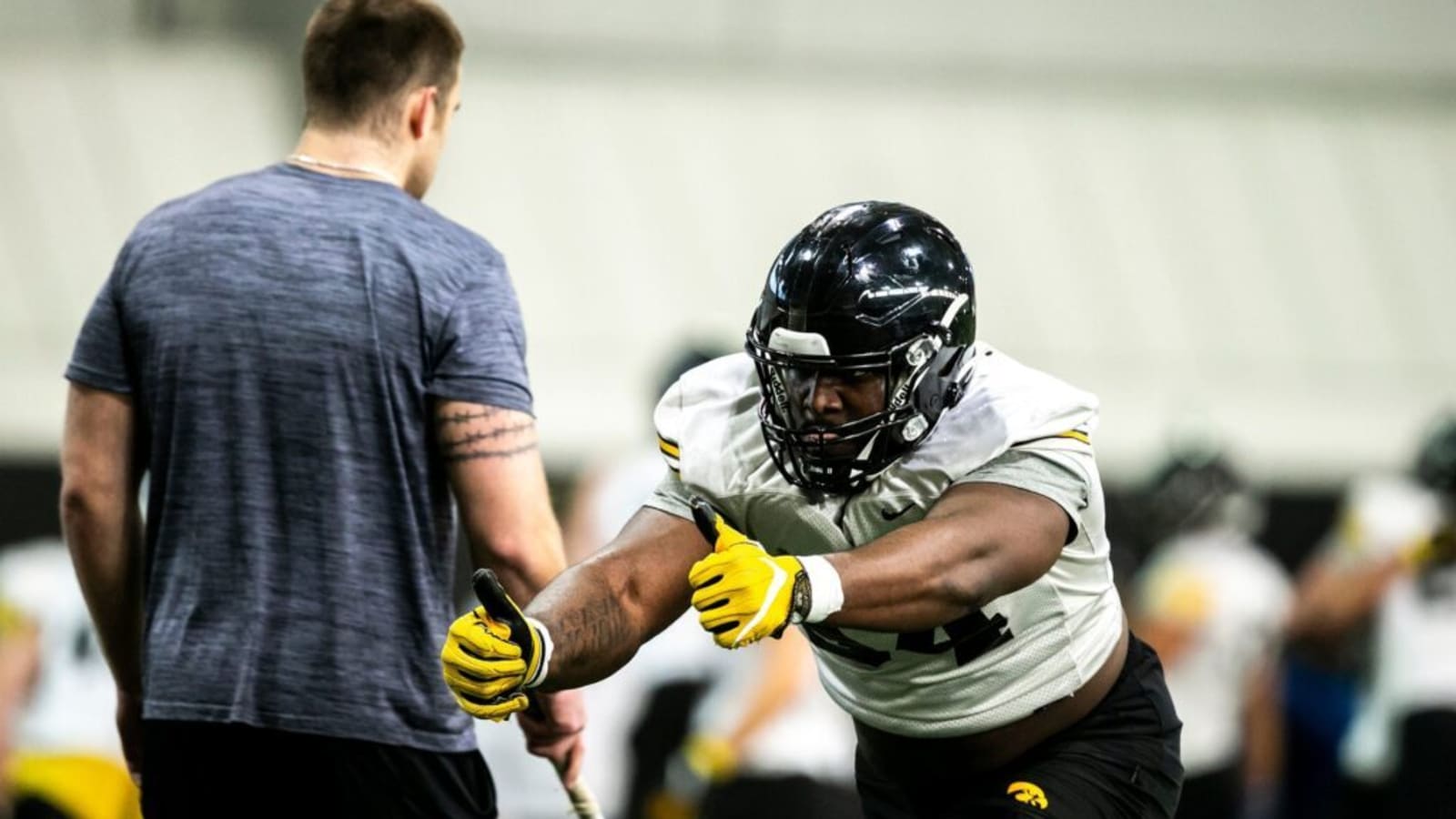 Thompson and Prysock Discuss Husky Defense, Expectations