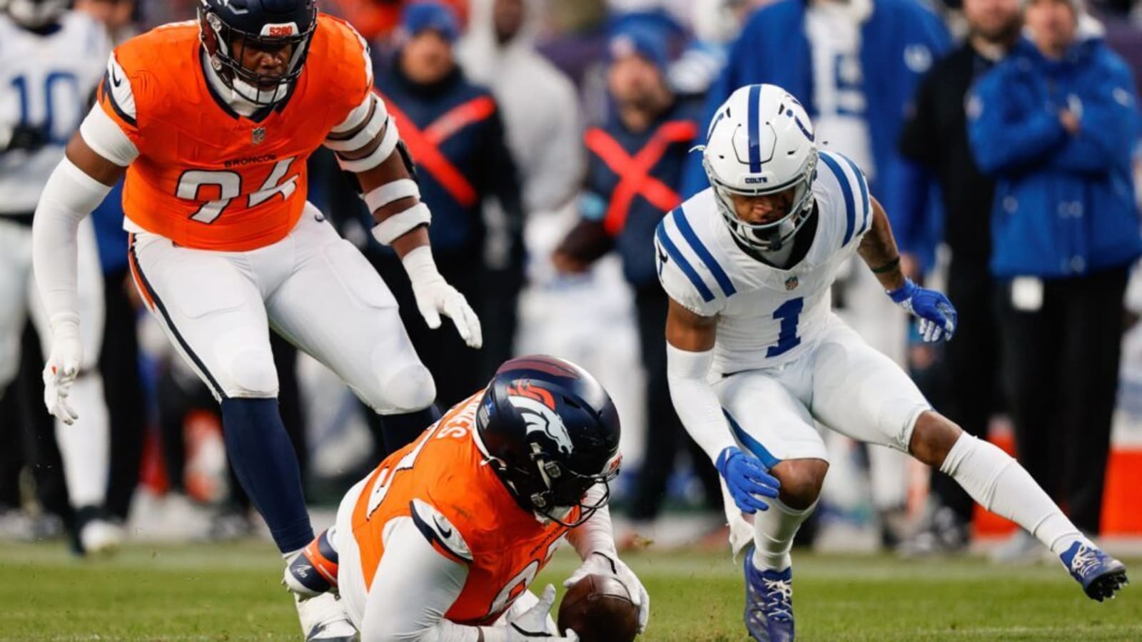 12-Sack Veteran Signs Contract With Denver Broncos