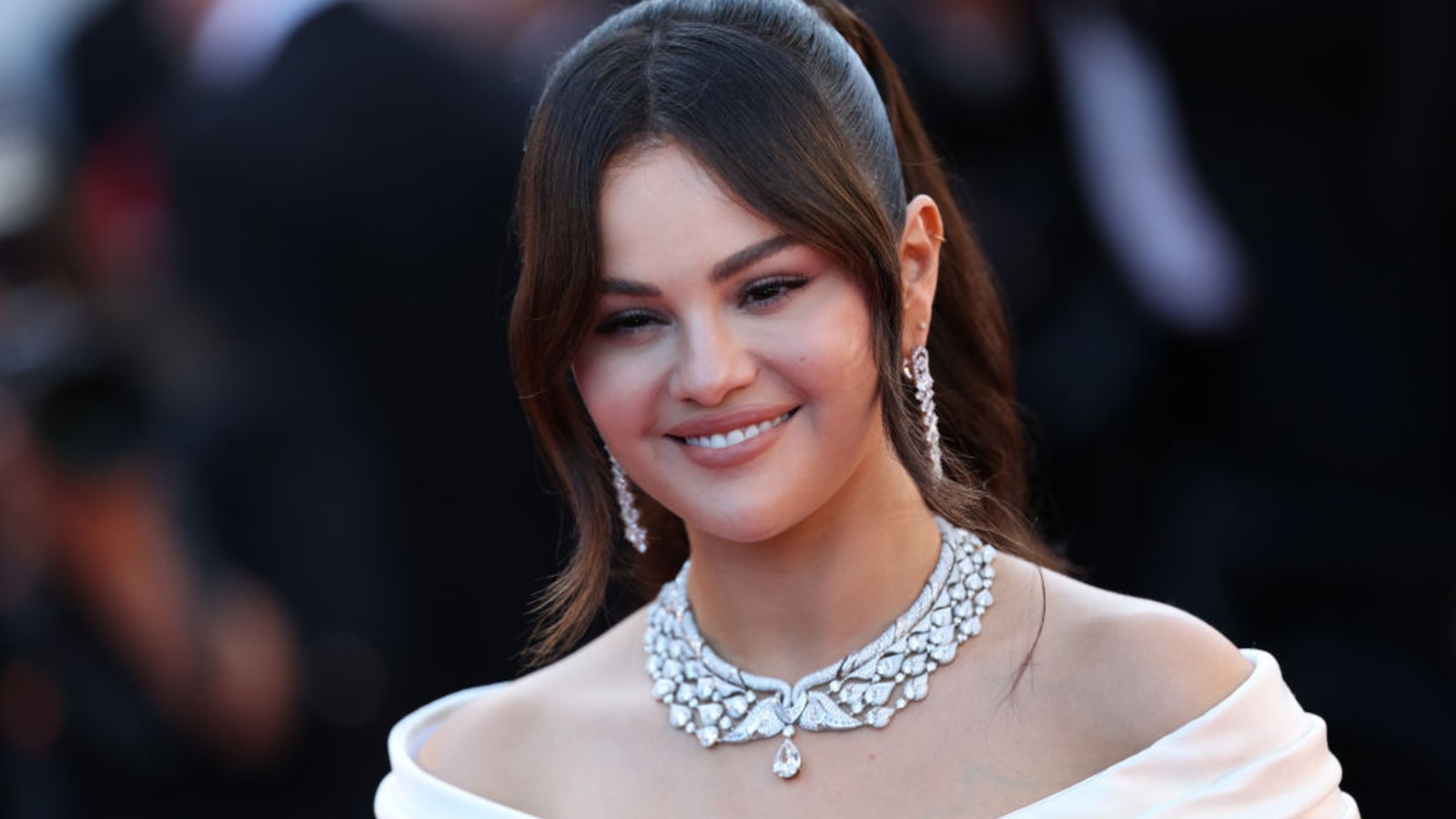 Selena Gomez Gives Glimpse of New Music Despite Saying She&#39;s &#39;Too Old&#39; To Be a Pop Star