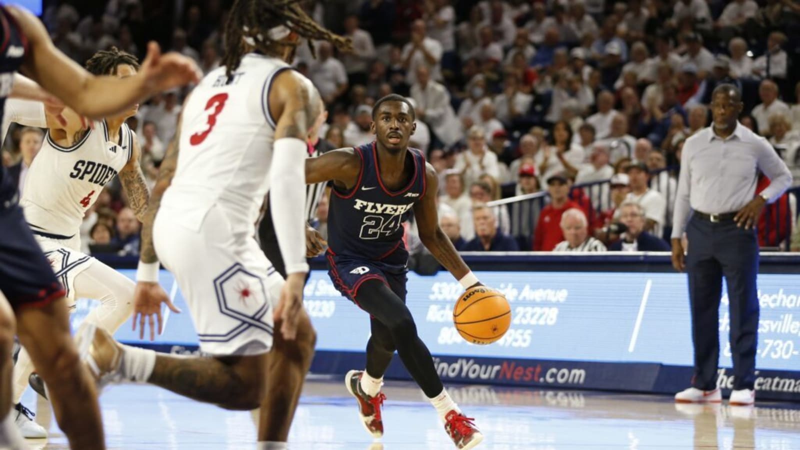 Richmond Basketball Profile: Is Chris Mooney On Hotseat and DeLonnie Hunt Emerging As a NBA Prospect