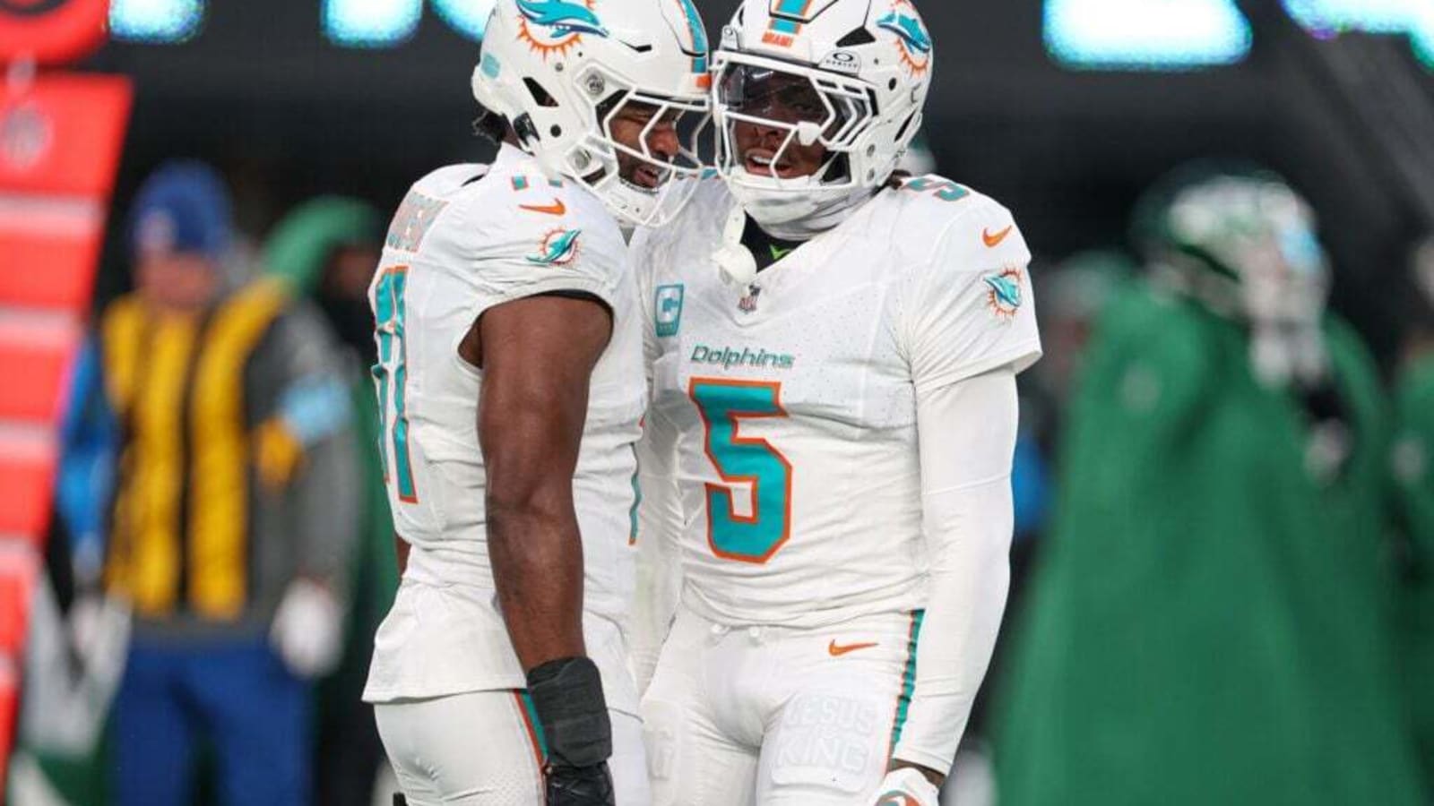  100-Tackle Linebacker Signs Contract With Miami Dolphins