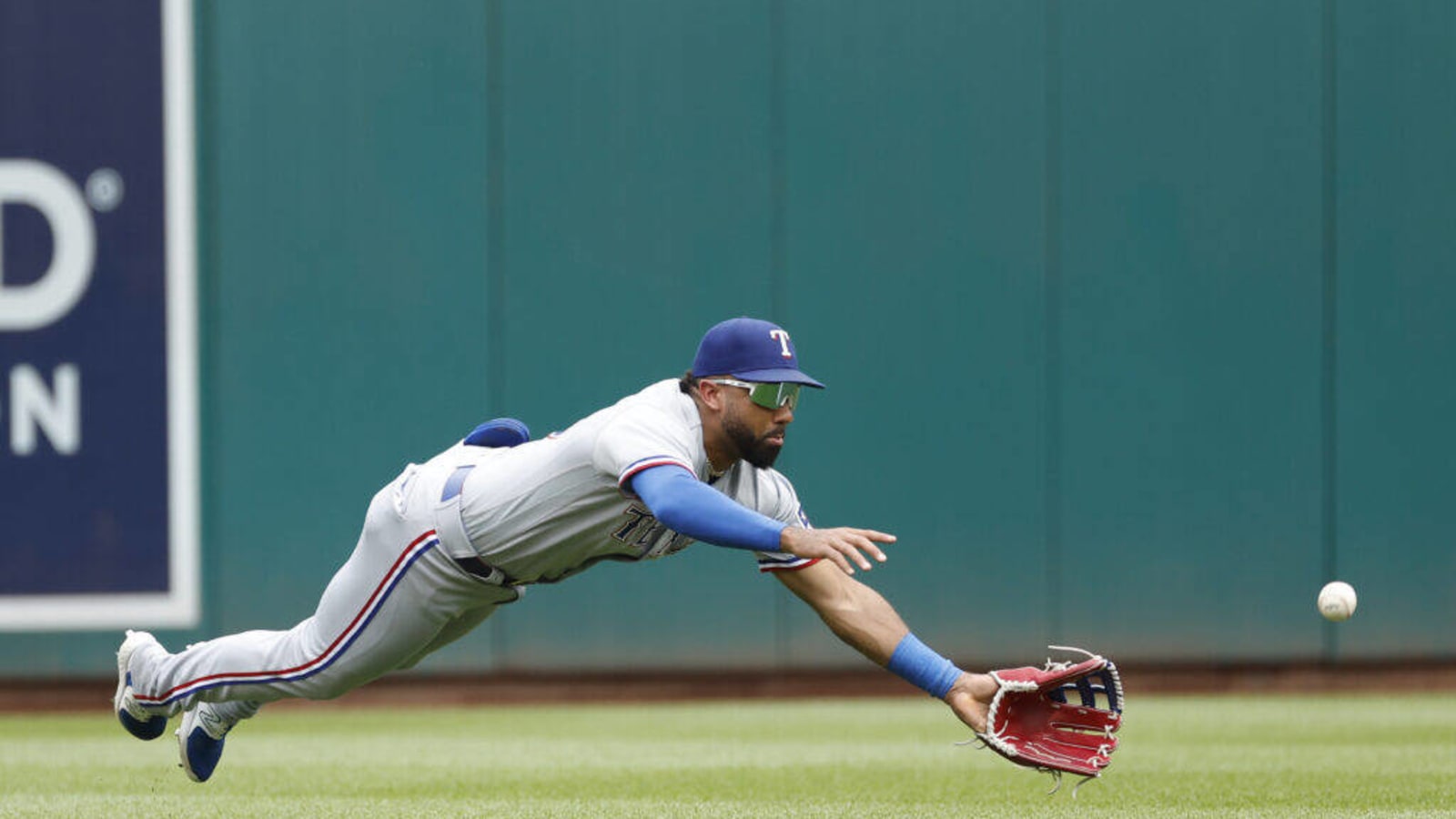 Which Guardians players have also played for Rangers? MLB