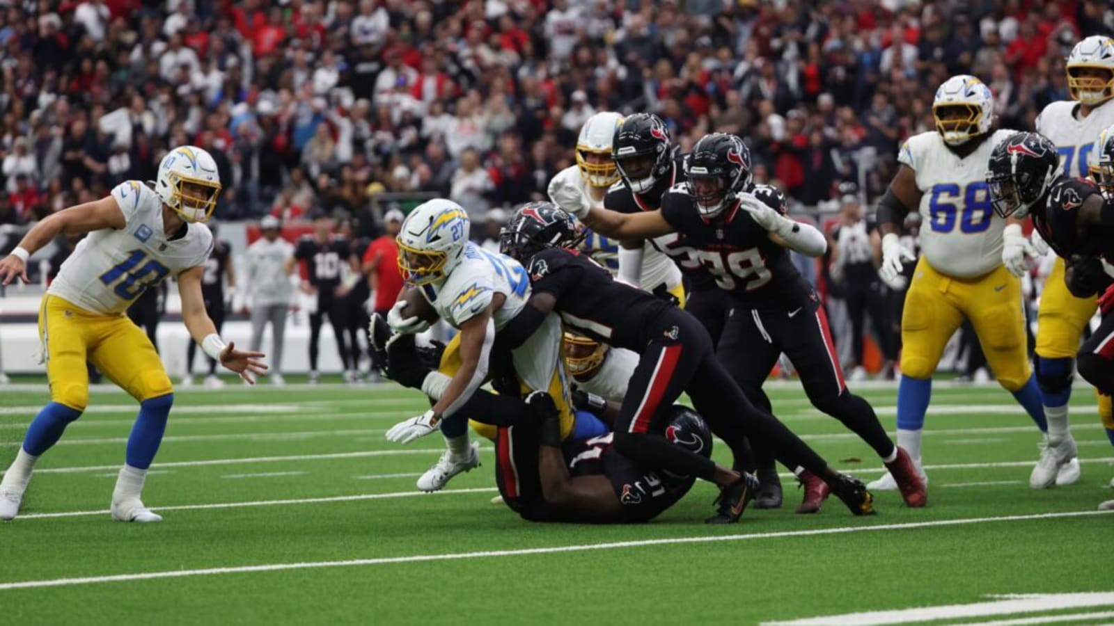 Report: Chiefs Could Target Chargers Free Agent