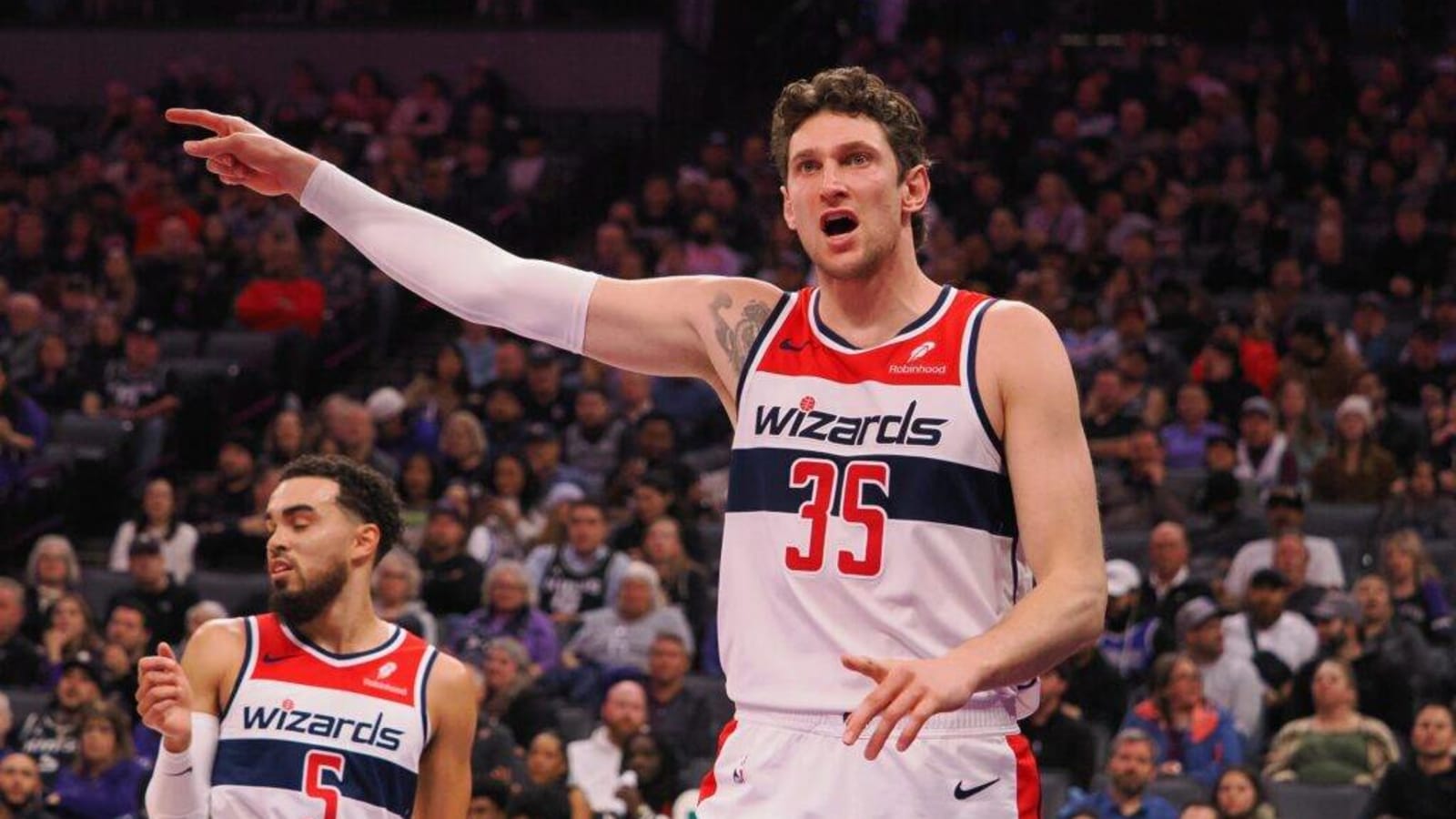  Mike Muscala Joins Western Conference Contender