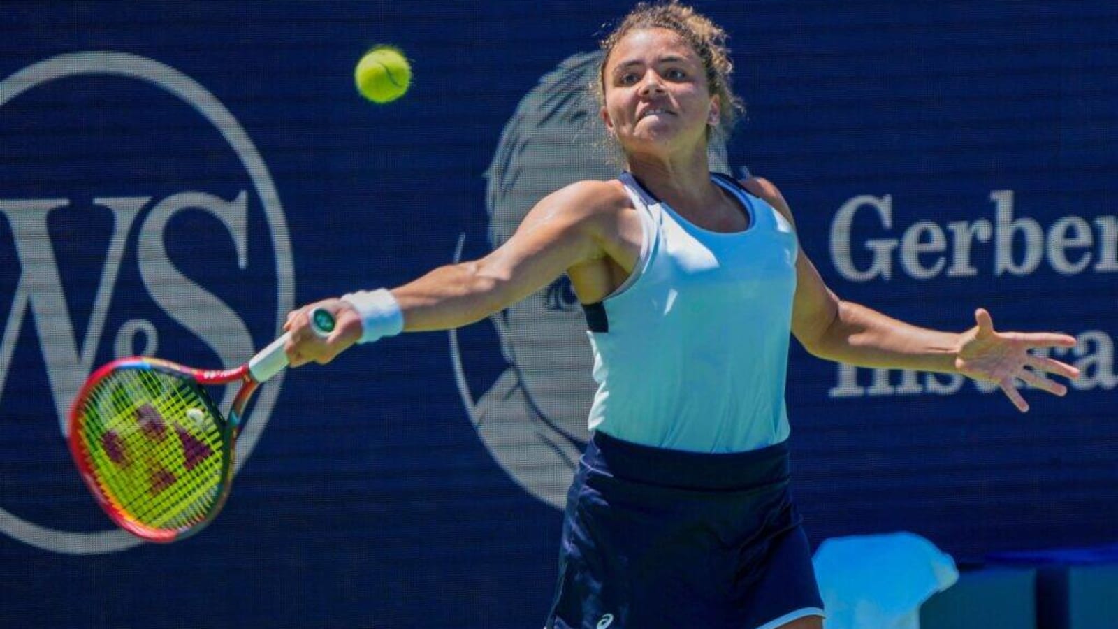 Jasmine Paolini Books Place in French Open Third Round