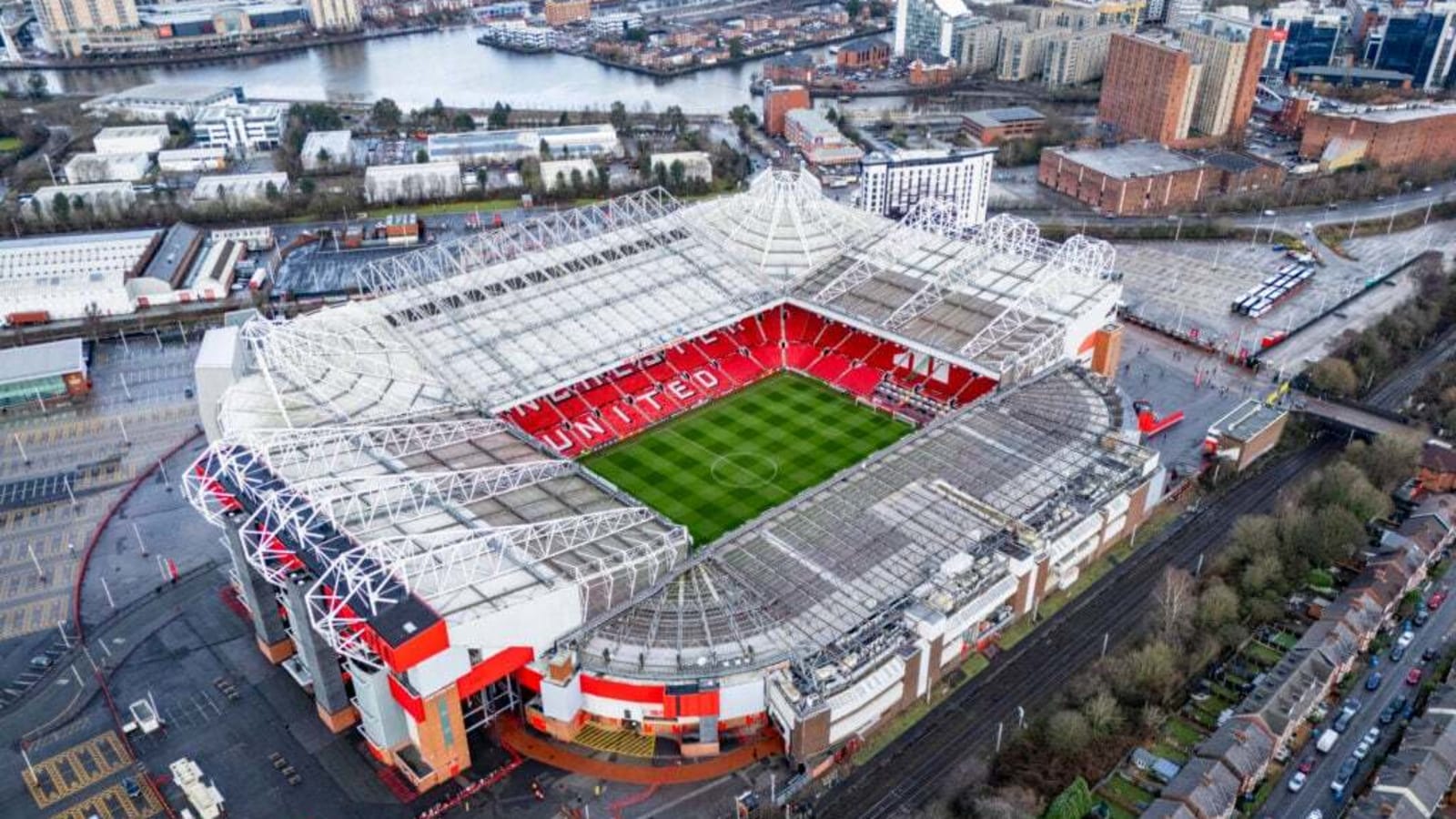 Manchester United Present ‘Just Incredible’ Star With Club Vision