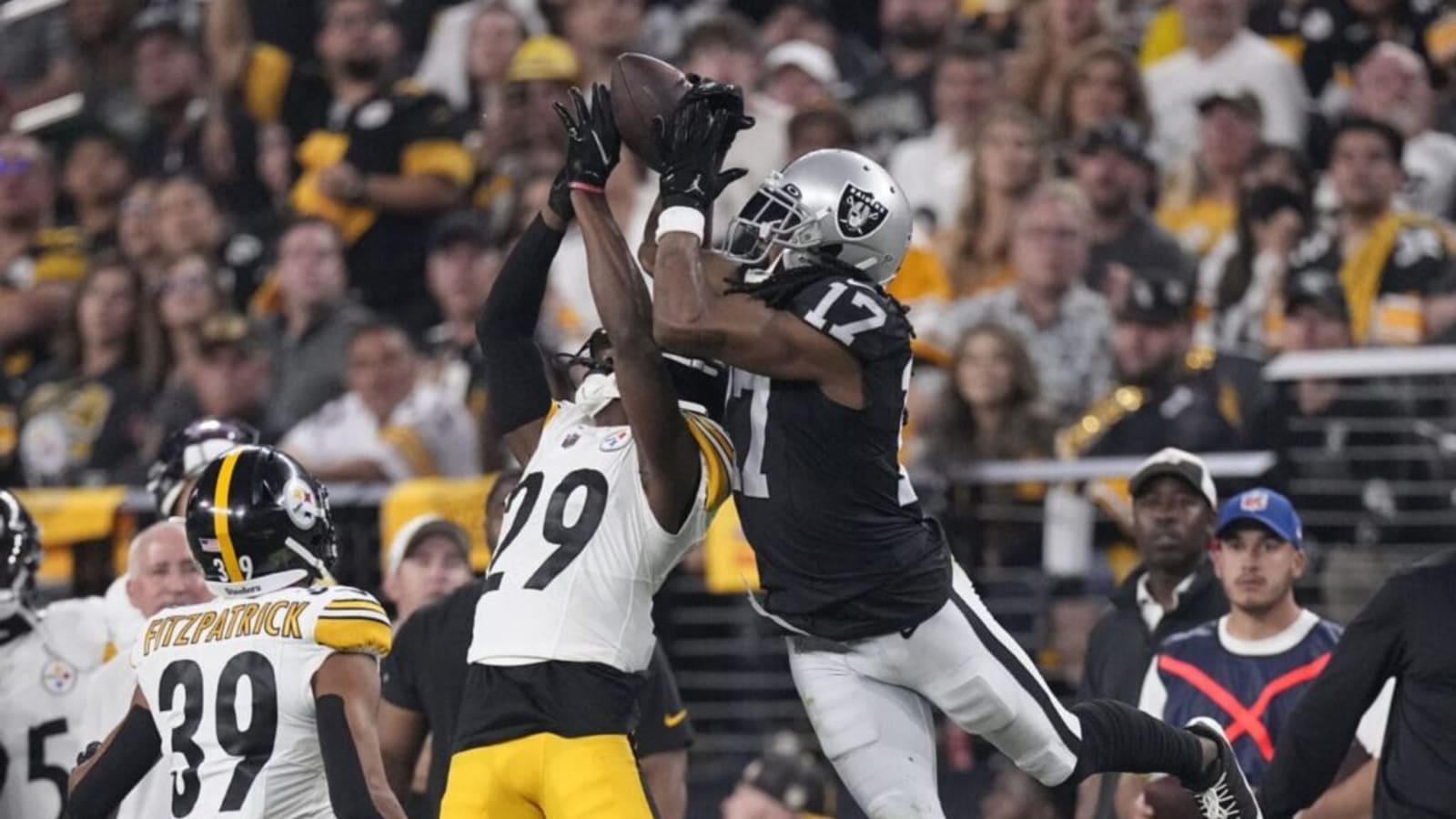 Davante Adams Won’t Demand Specific Trade Destination