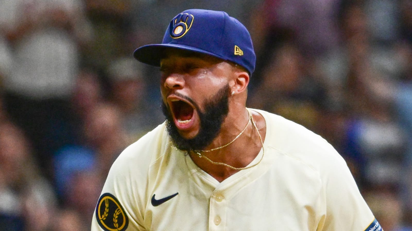 Yankees trade for Brewers All-Star closer