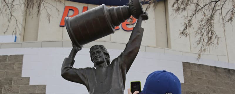 Iconic Wayne Gretzky Statue In Edmonton Defaced