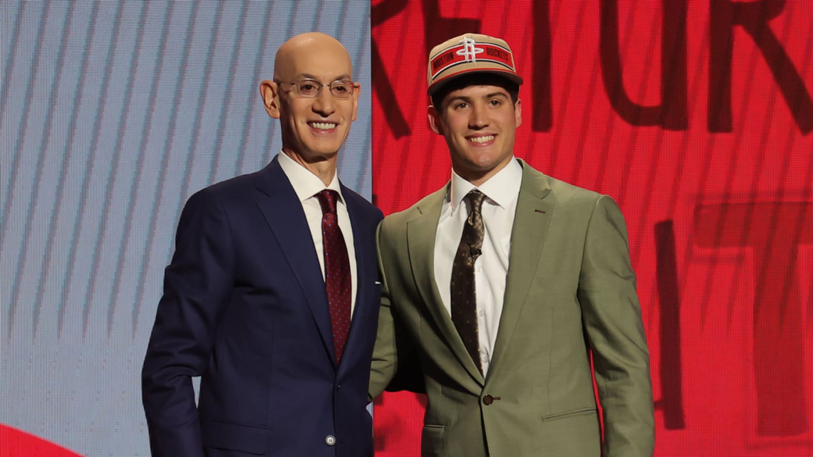 No. 3 overall pick signs rookie-scale contract with Rockets