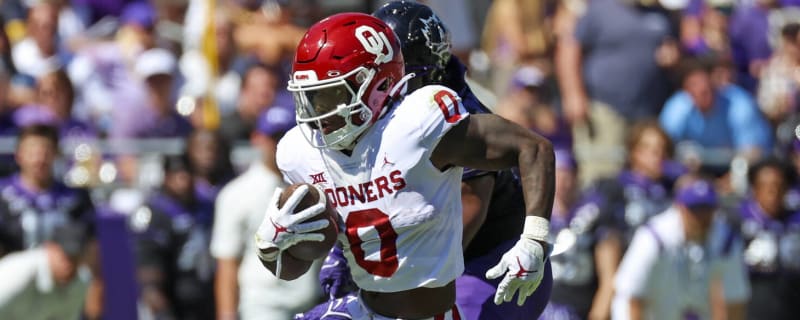 Watch: Oklahoma jump-pass attempt goes terribly wrong