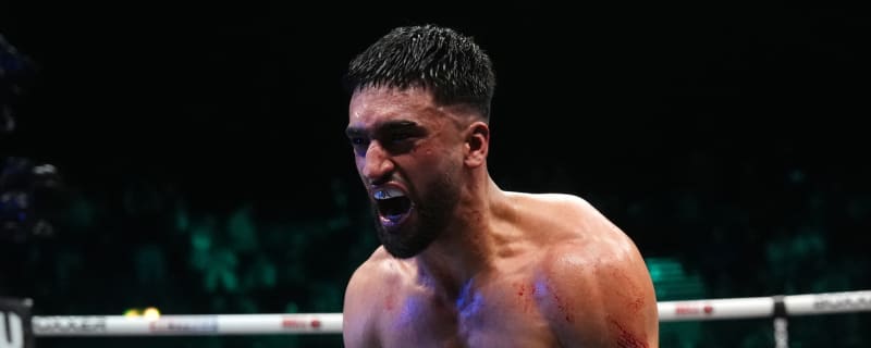 Adam Azim vs Sergey Lipinets Ends in Impressive Stoppage