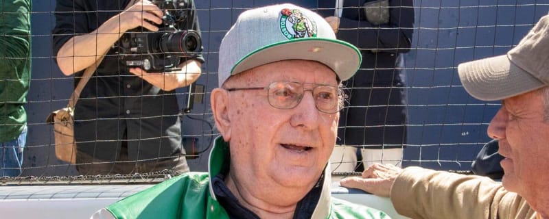 95 year old Bob Cousy wants to see Celtics win Banner 18
