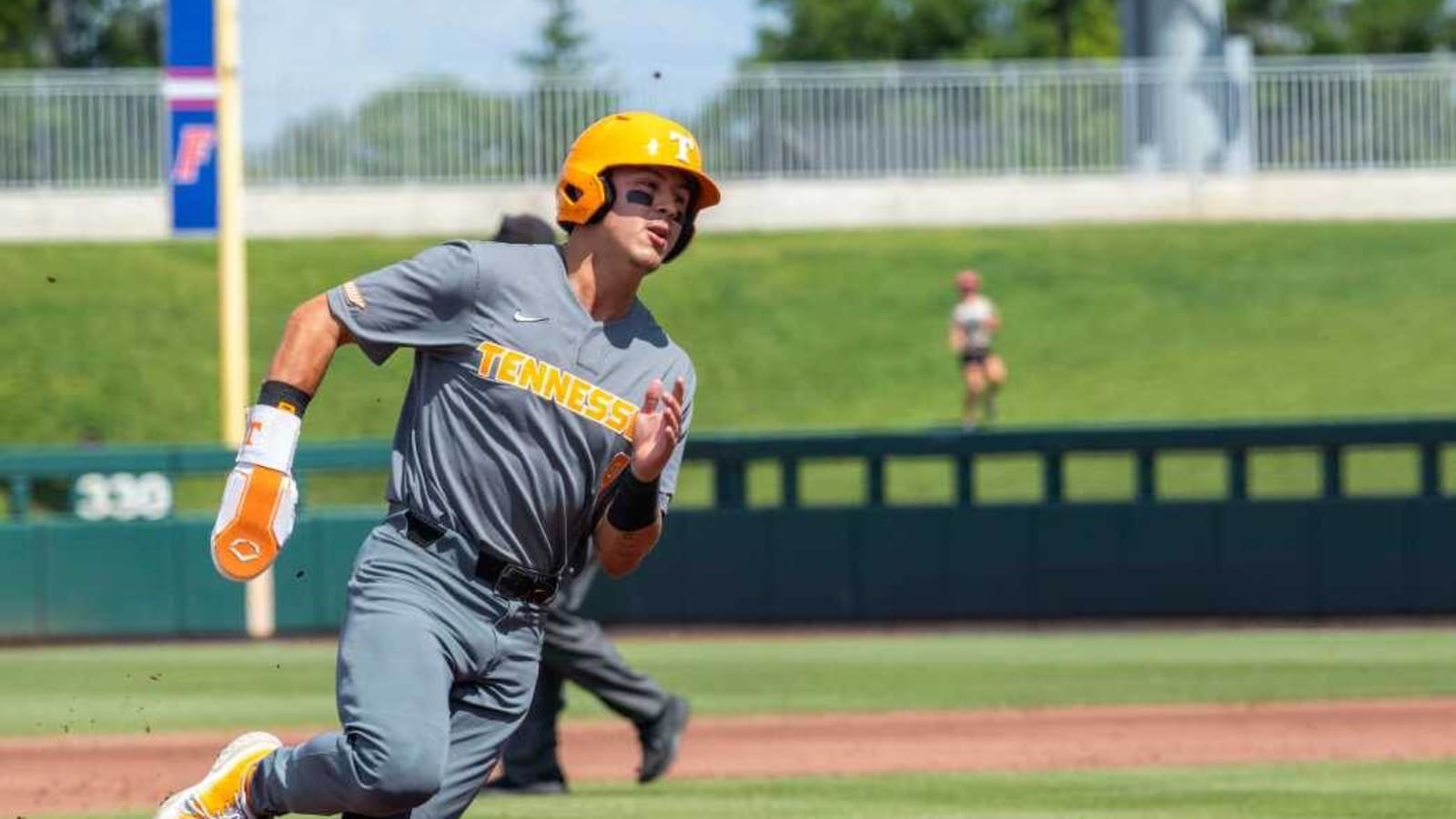 Tennessee Vols top the college baseball polls after weekend of chaos across the SEC