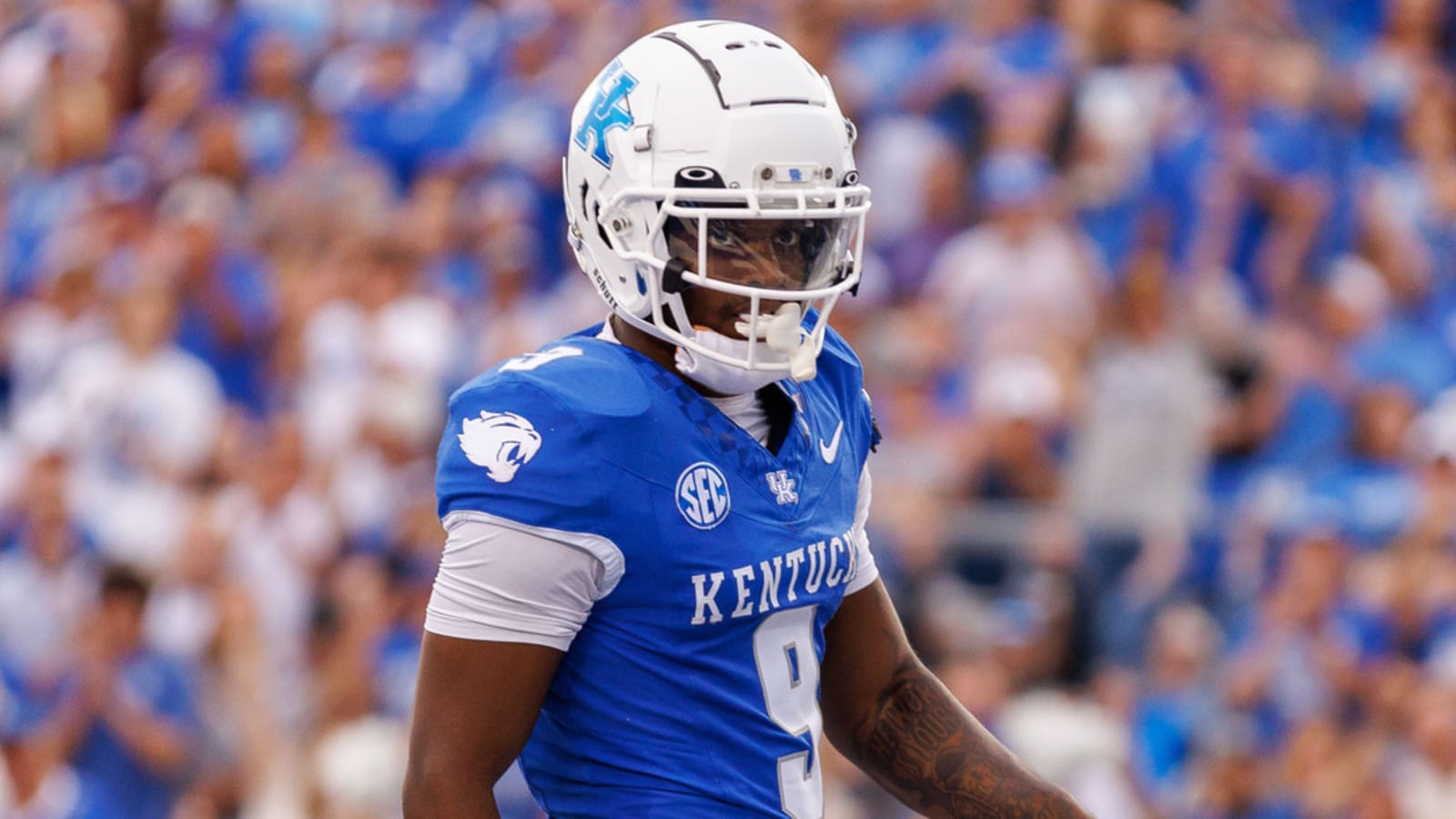 Carolina Panthers sign WR Tayvion Robinson