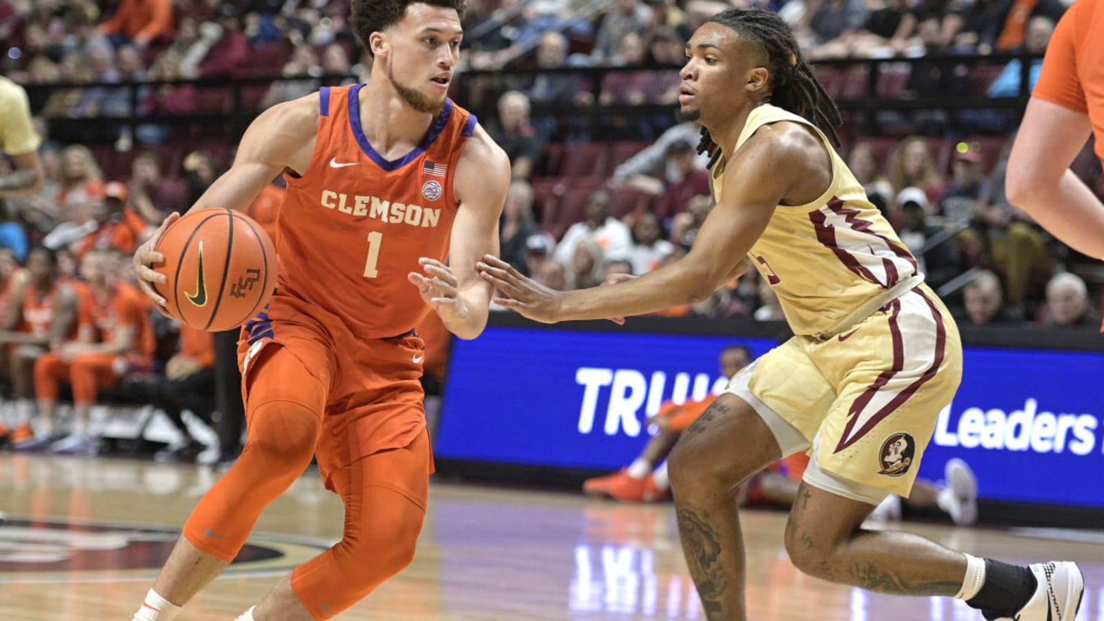 Clemson Stars Chase Hunter, Jaeden Zackery Shine as Tigers Make March Madness Push