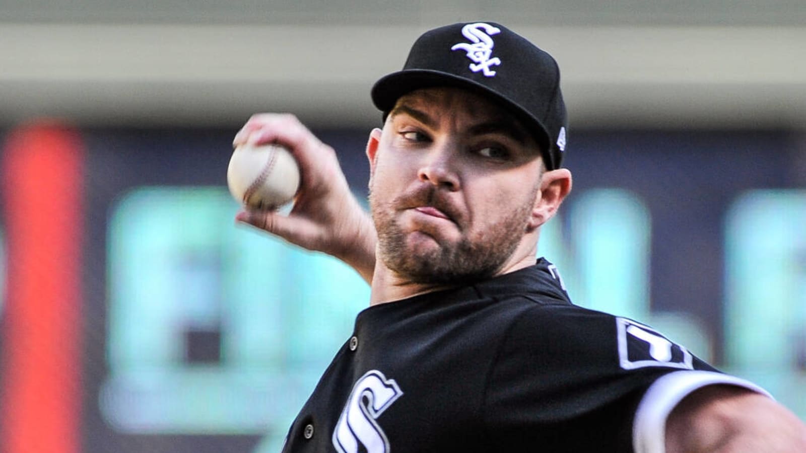 White Sox avoid placing Hendriks on 60-day IL