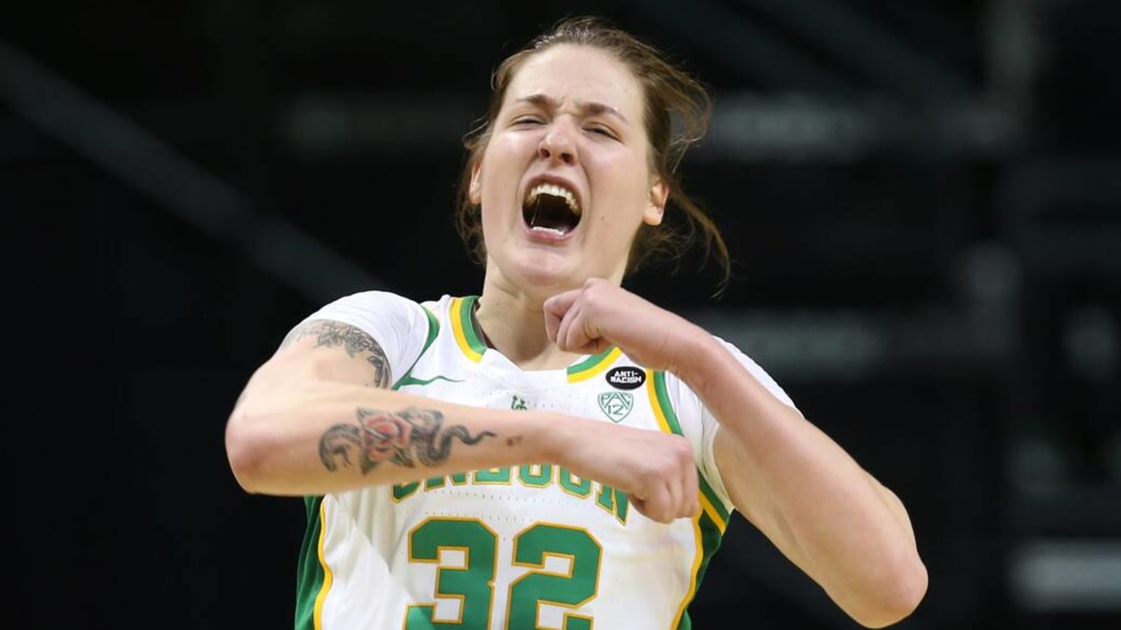 Oregon star withdraws from WNBA draft