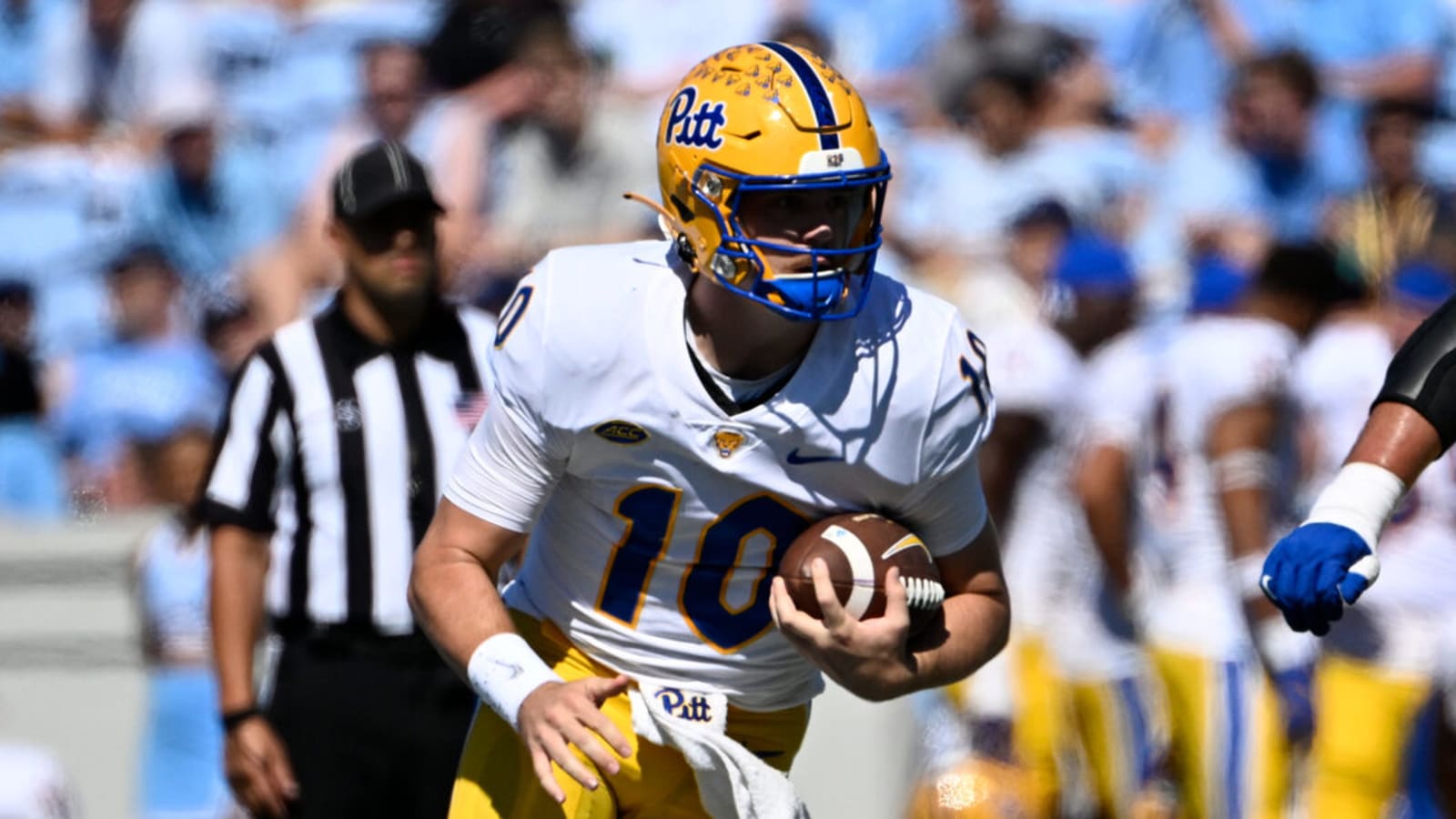 QB Eli Holstein off to historic start for Pittsburgh
