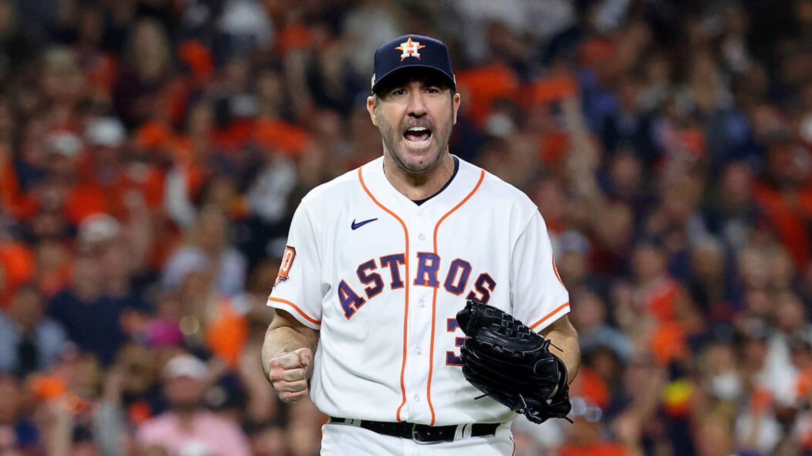 Verlander makes history in Astros' Game 1 win over Yankees