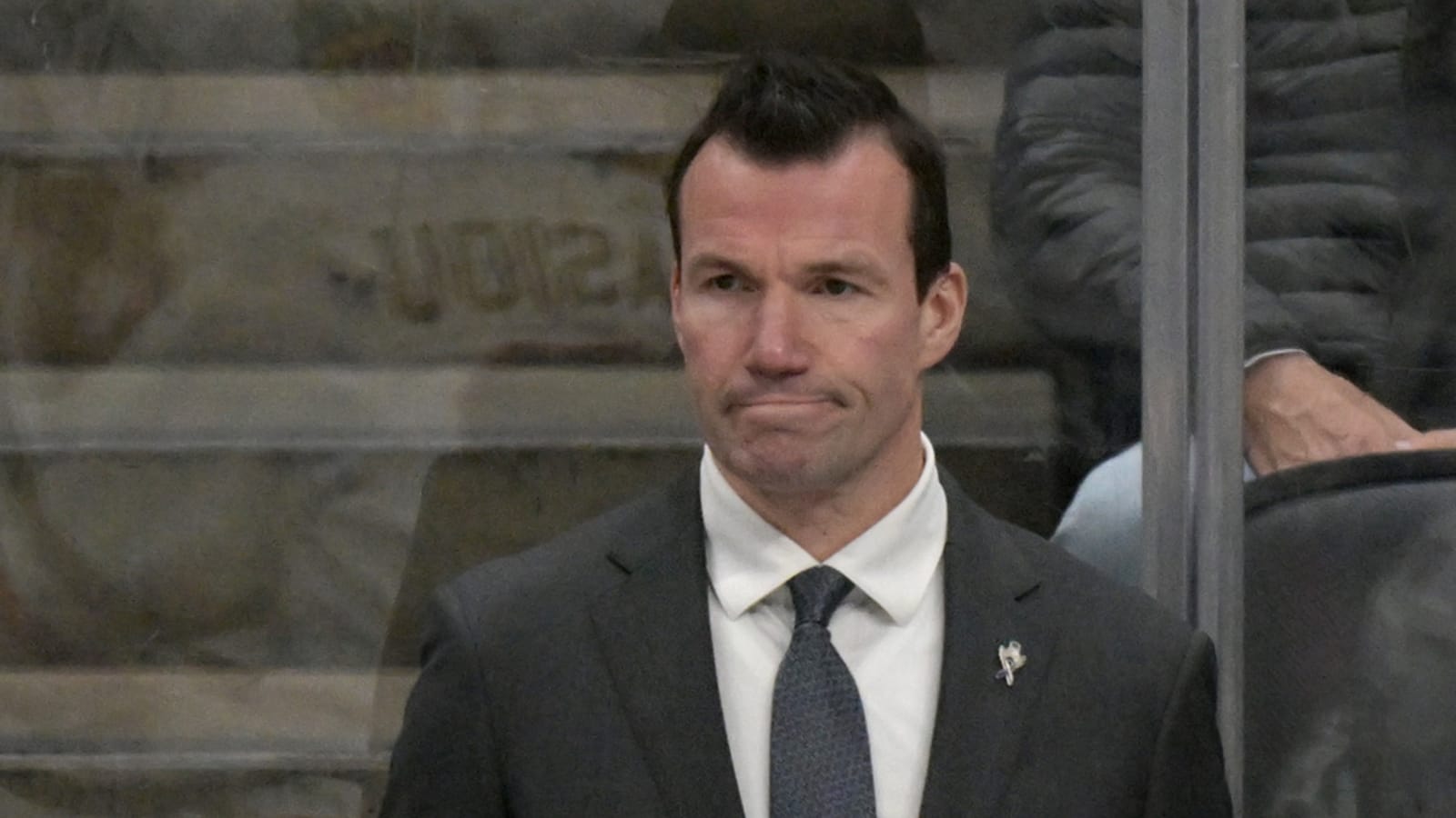 Blackhawks fire HC Luke Richardson in a surprise move
