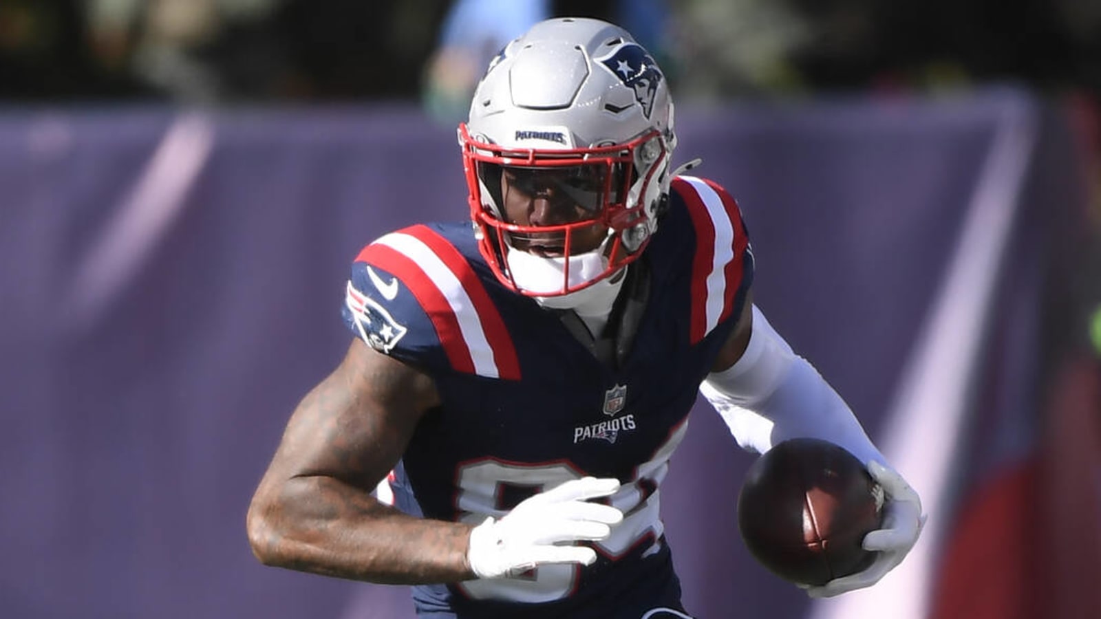 Patriots have not held contract talks with key WR