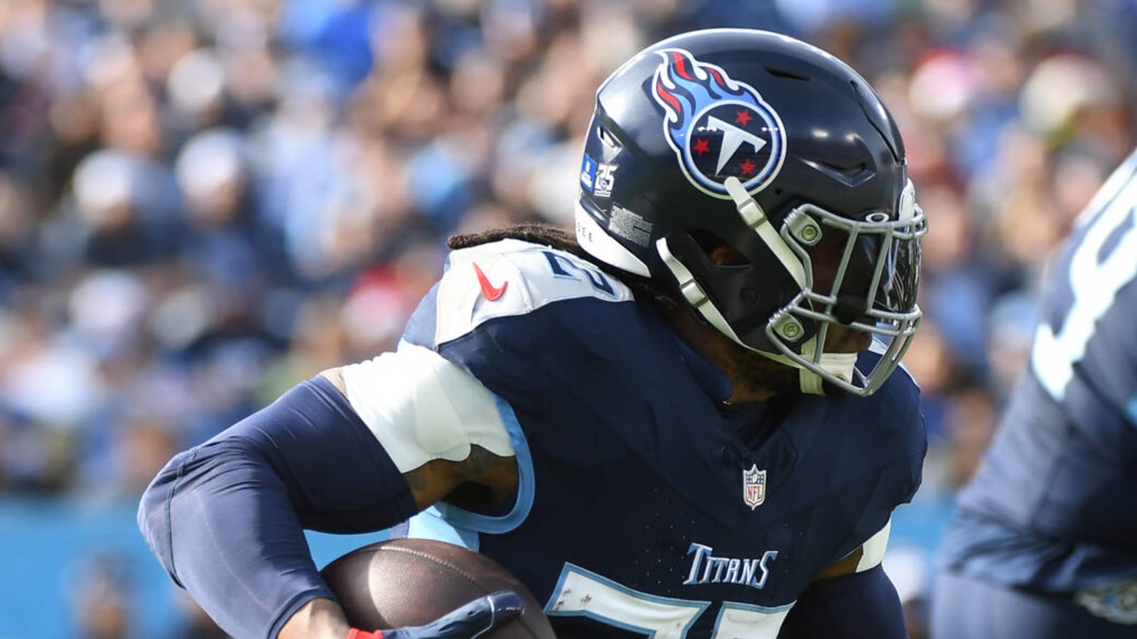 Watch: Titans' Derrick Henry joins other Hall of Fame RBs with TD pass