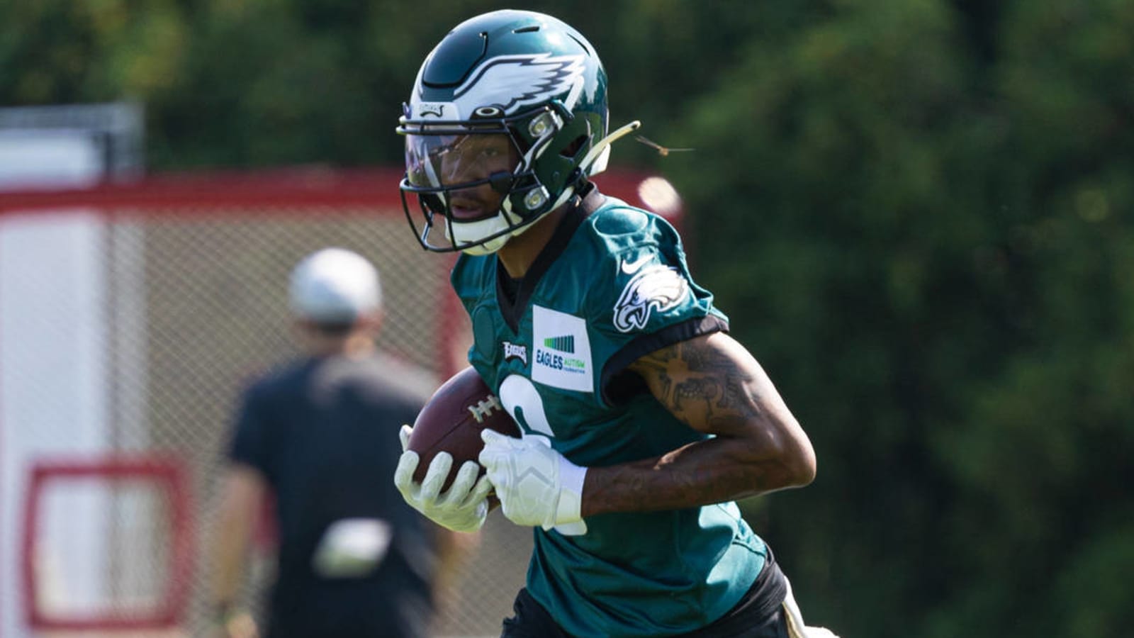 DeVonta Smith expected to make Eagles debut vs. Patriots