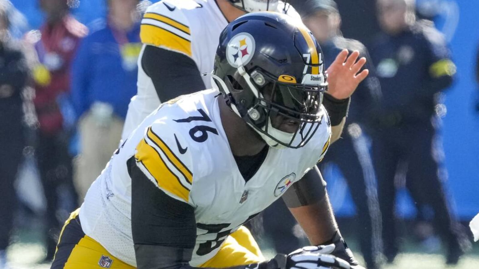  No, the Steelers Don’t Have a Right Tackle Battle — Yet
